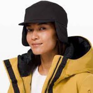 Lululemon Pure Puff Trapper Hat - Size M/L Black